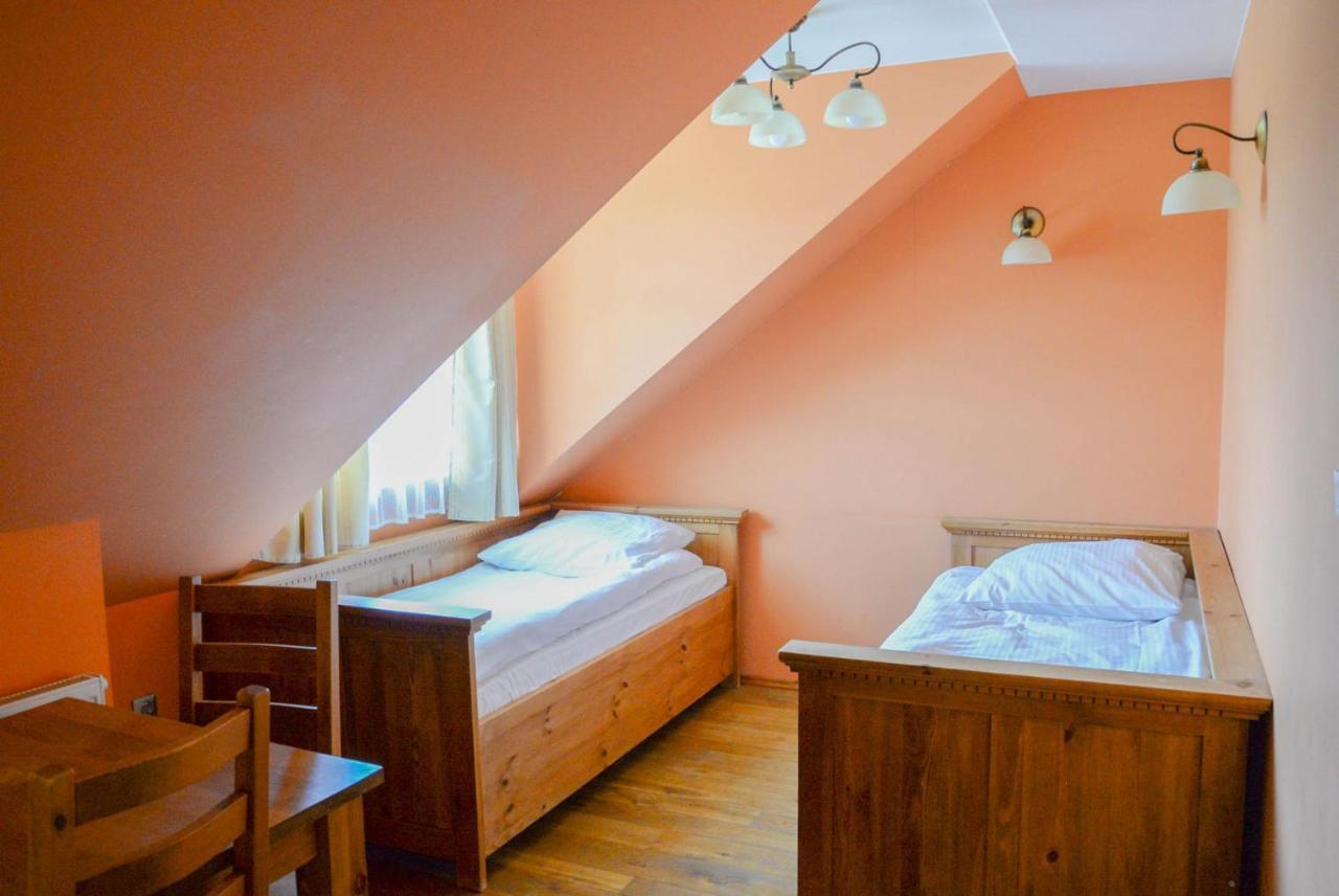 Karczma Regionalna Hotel Goscinna Chata Wysowa-Zdroj Exterior photo