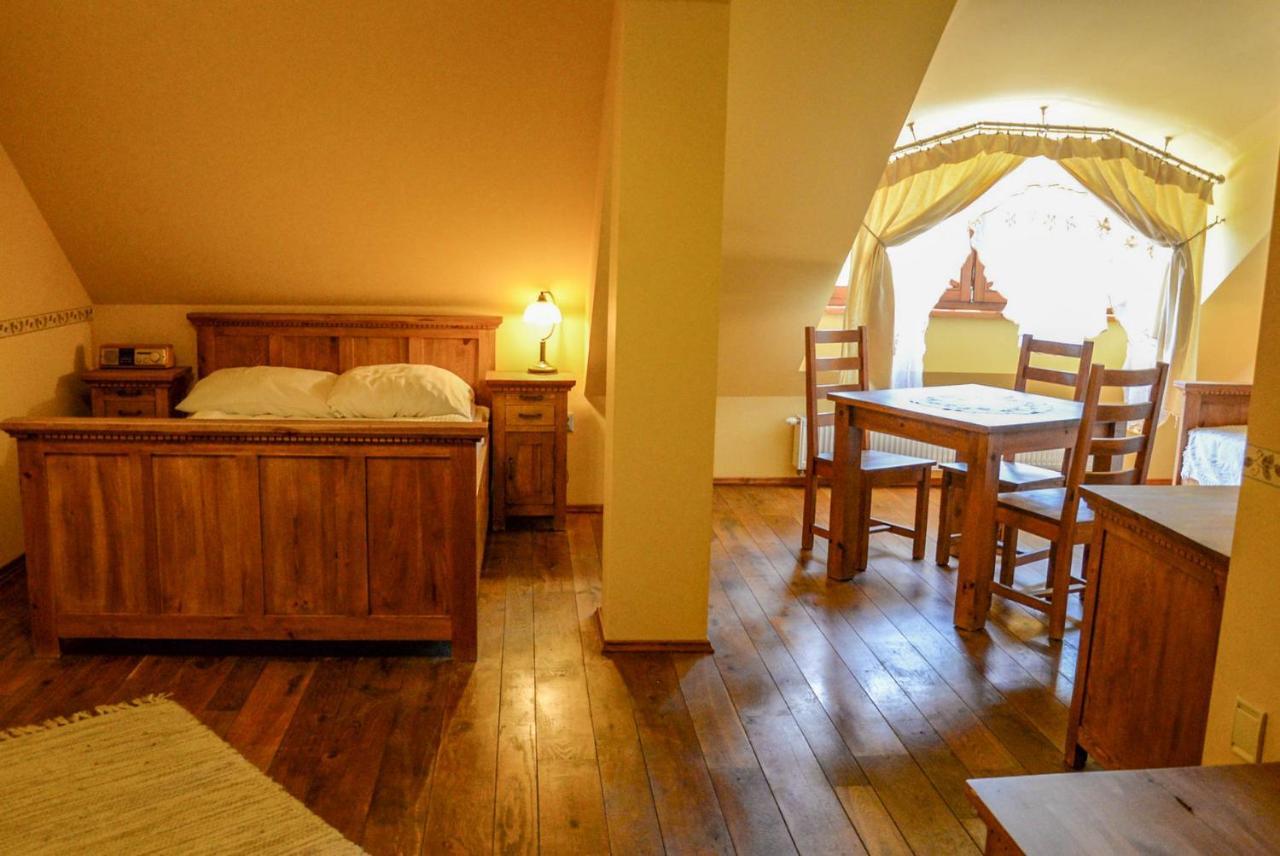 Karczma Regionalna Hotel Goscinna Chata Wysowa-Zdroj Exterior photo